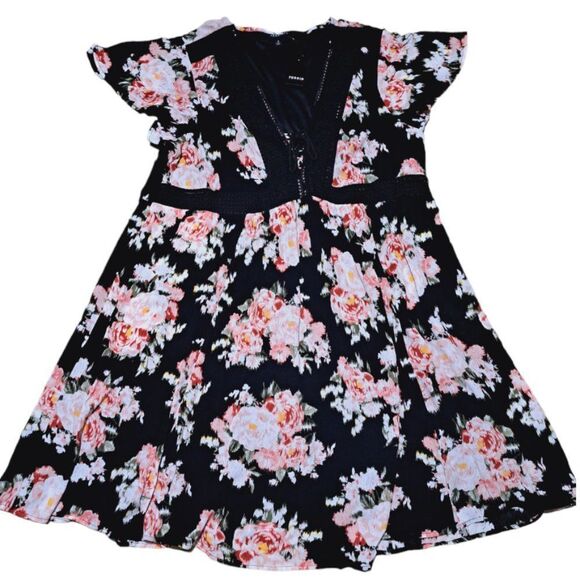 Torrid Women's Floral Mini Dress Flutter Sleeves Cottage Core Black Pink 2